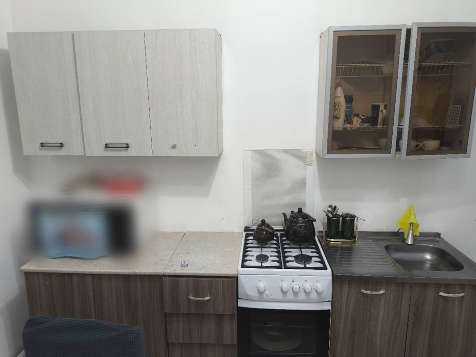 Кухонный гарнитур б/у 20000