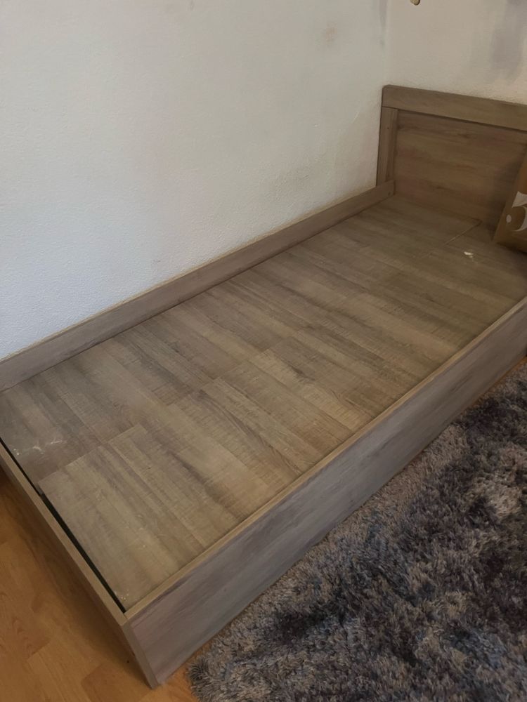 Vand 2 paturi de cate 1 persoana