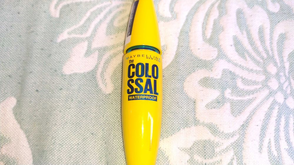 Tyшb для reсниц MAYBELLINE The colossal volum express waterproof