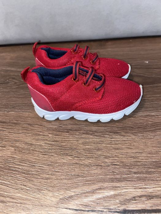 ДВЕ ПАРЫ Детская обувь даром