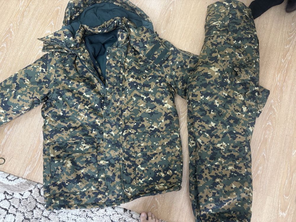 Продам зимнюю форму размеры рост 182/52 , рост 170/50.