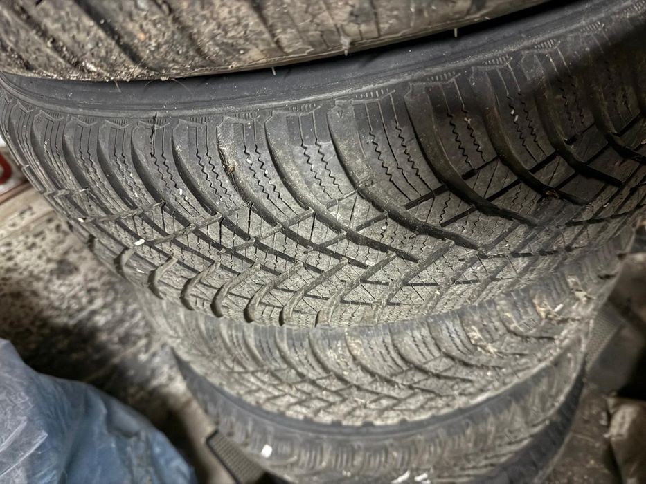 Set 4 roti cu cauciucuri iarna