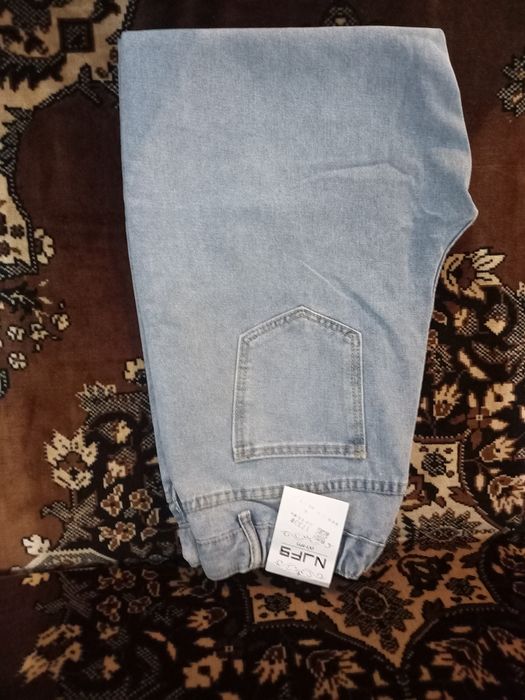 Продам  женские  джинсы
