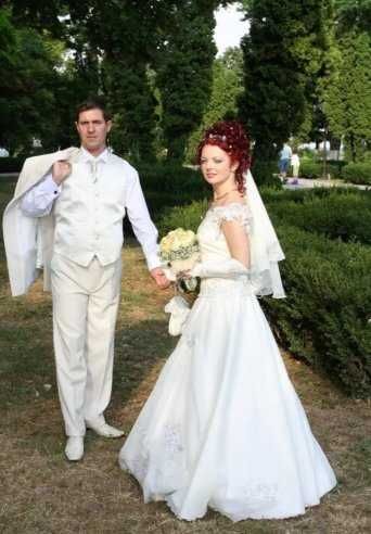 vand rochie mireasa