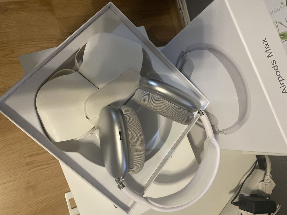 AirPods Max White