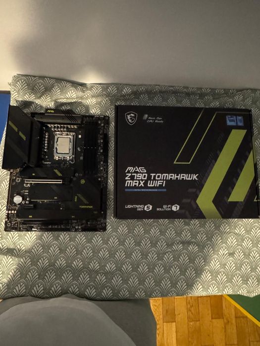 Placa de baza MAG Z790 TOMAHAWK max wifi + procesor I9 12900k