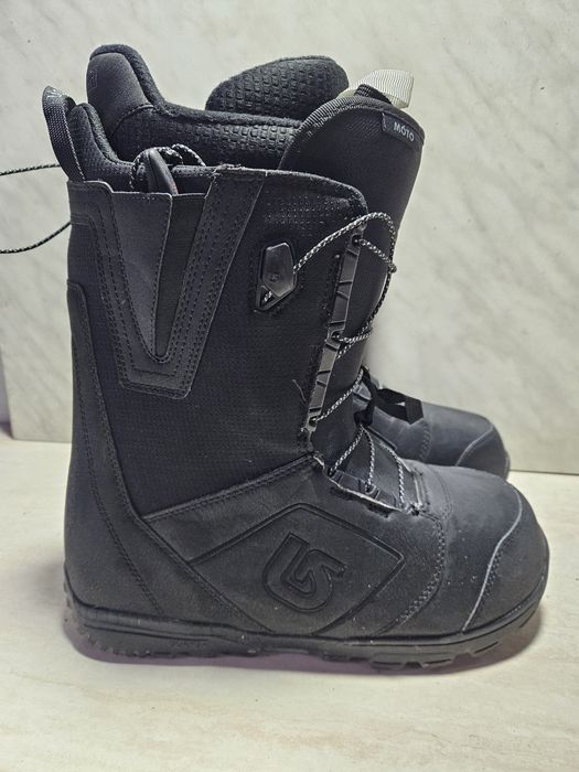 Boots 137  buti placa snowboard Burton   mărimea  43,5 (28,5   cm) .