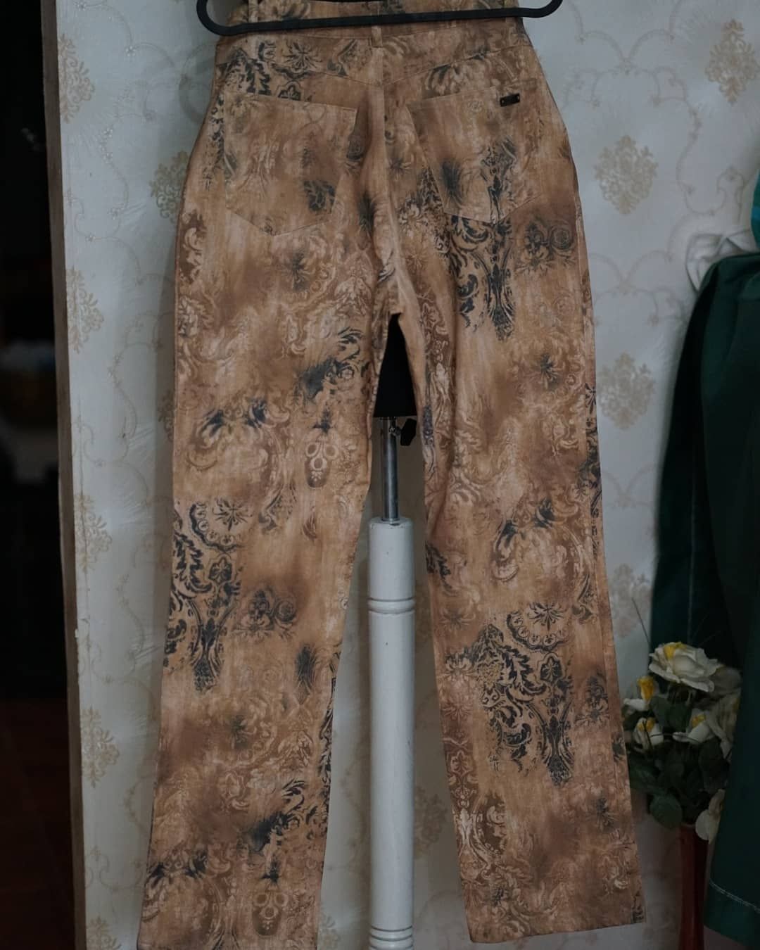 Pantaloni baroque cu talie înaltă