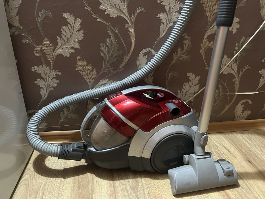 Пылесос LG б/у хорошим состоянии