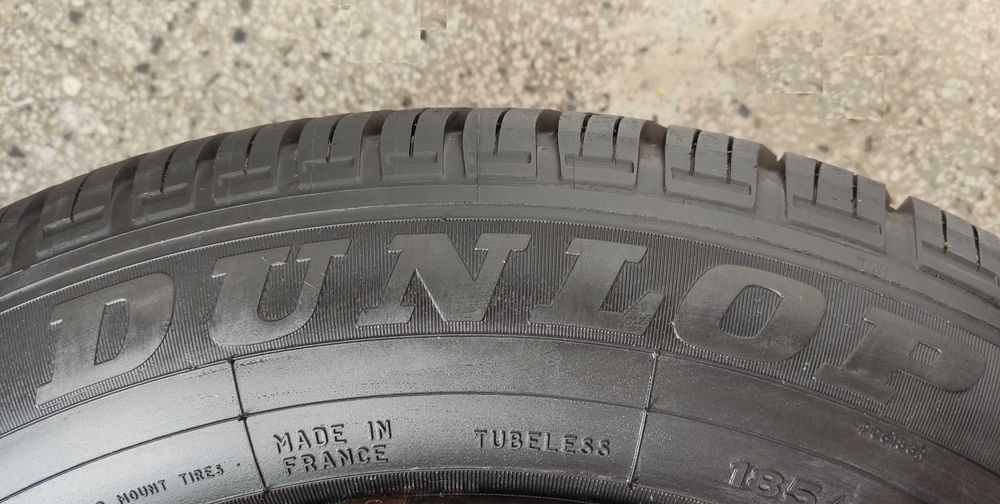 Автомобилната гума 185/65 R15 88T Dunlop SP10 3e с джанта