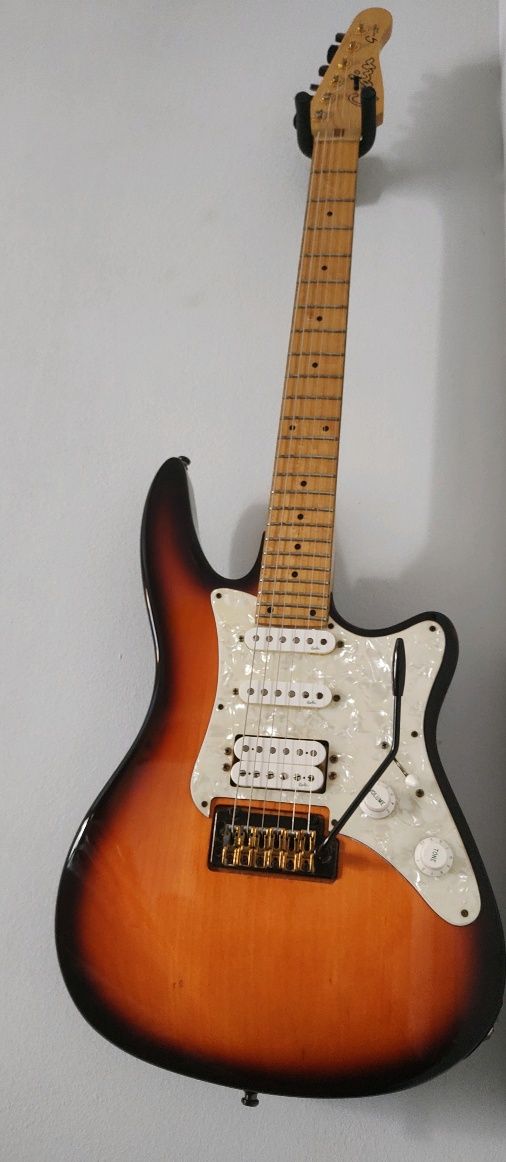 Китара Godin USA/Canada 1990
