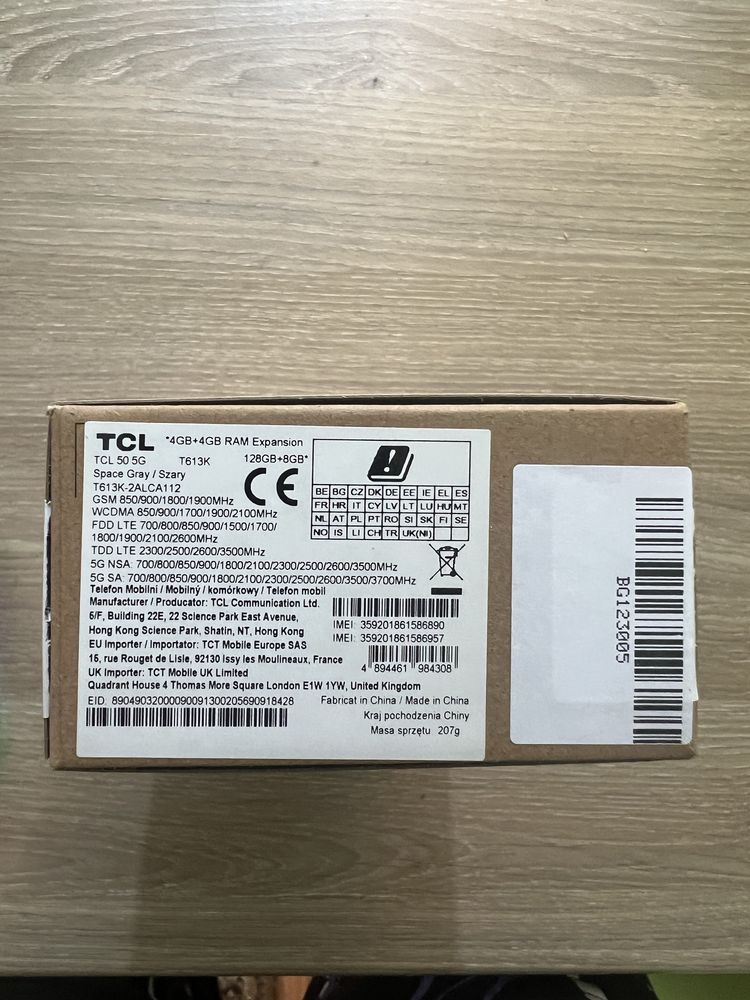 Продавам телефон tcl 50
