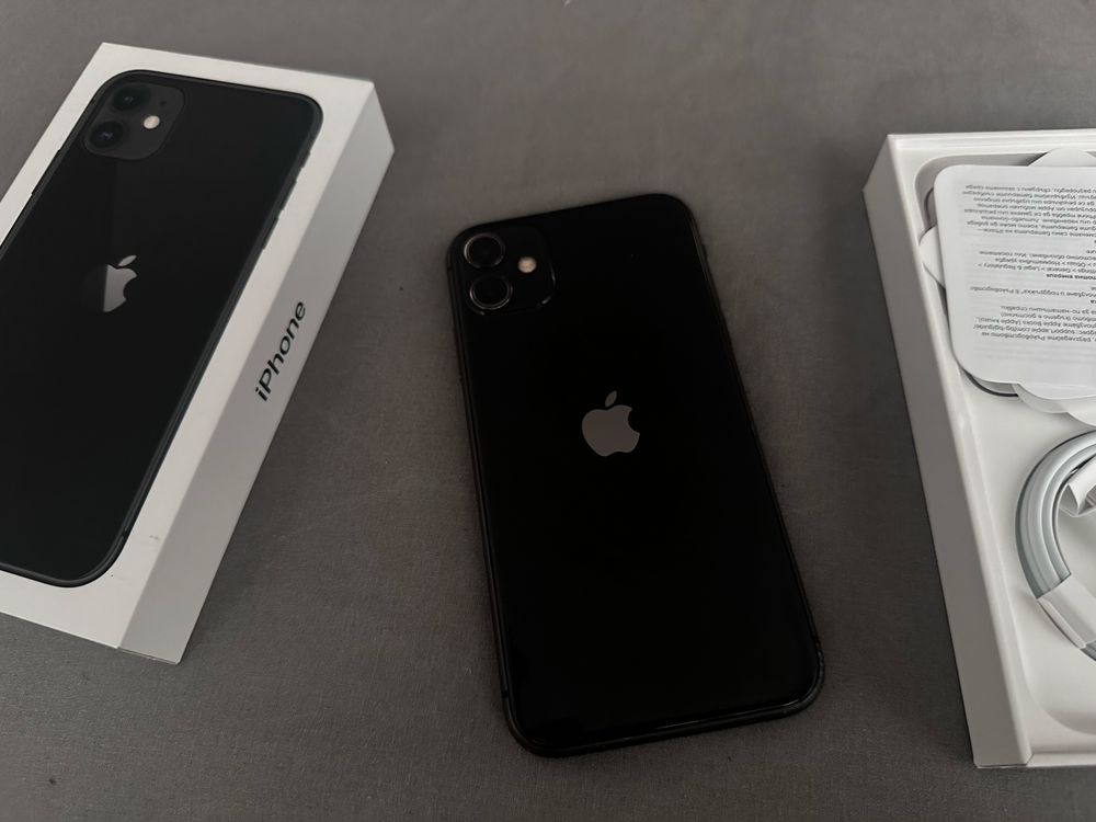 iPhone 11 64GB  - Black - 85% Batt