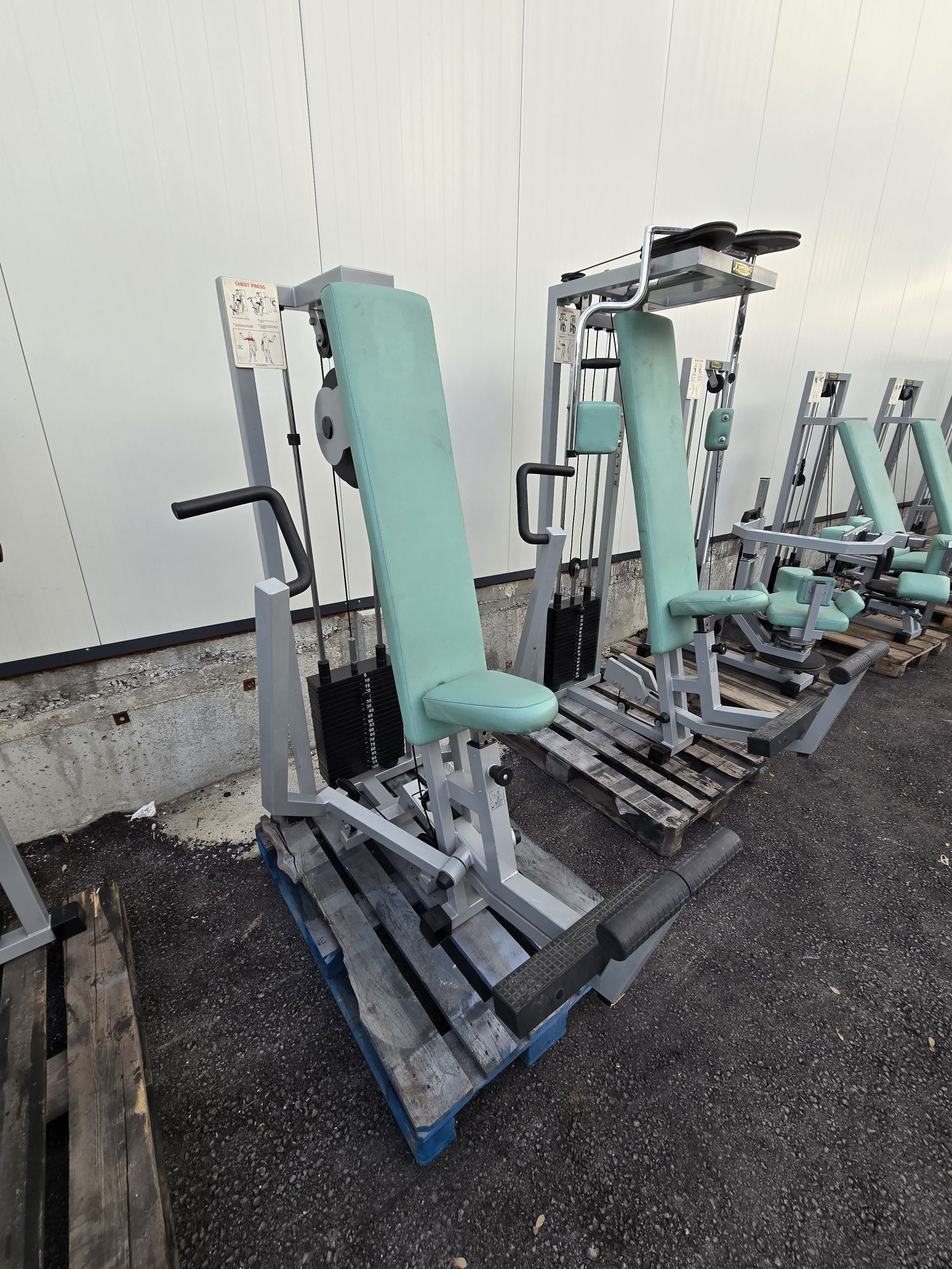 Technogym 15 ретро машини техноджим ( но чисто нови) без забележки set