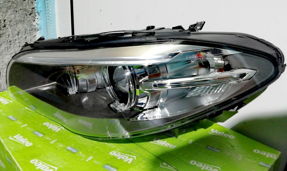 Фар фарове за BMW F10 F11 M5 / БМВ 5 Ф10 Ф11 Dynamic Xenon Lci USA.