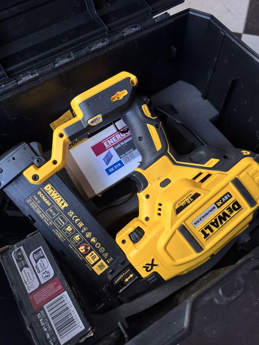 Dcn 680 pistol cuie dewalt