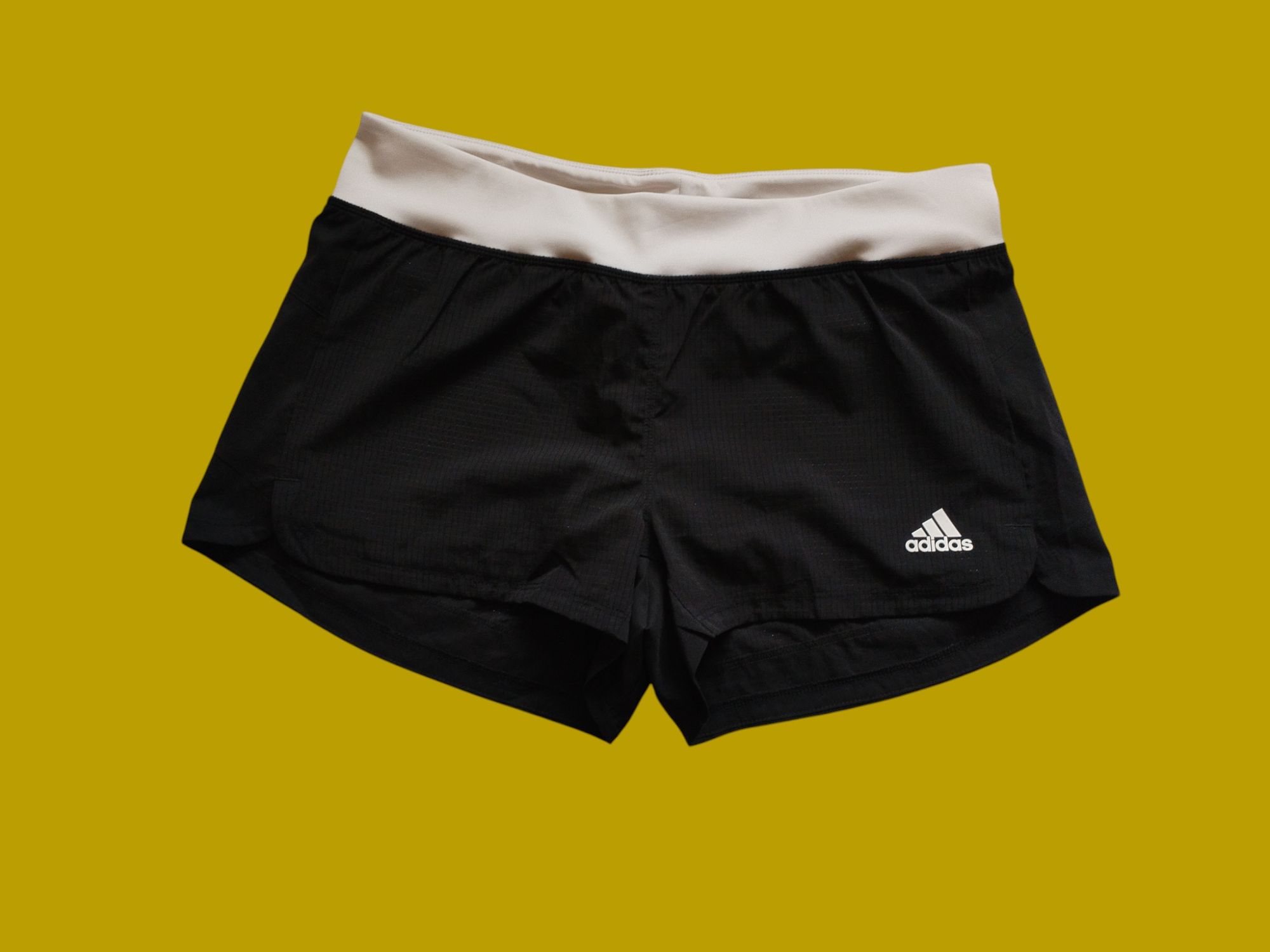 Adidas-L- дамски къси панталони
