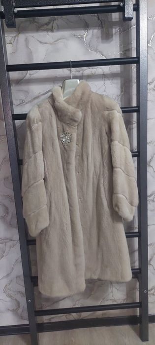 Продам норковую шубу