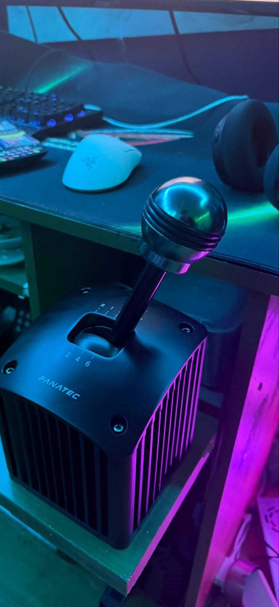 fanatec  sim gear  budle база, волан, педали и шифтър