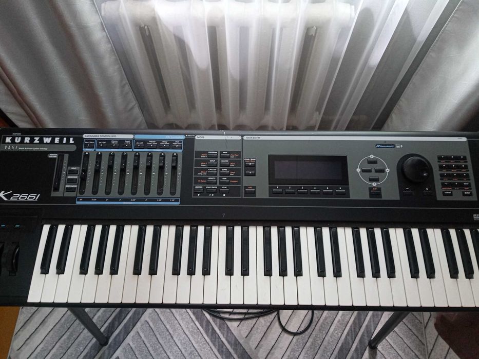 Синтезатор YAMAHA kursweil. K2661