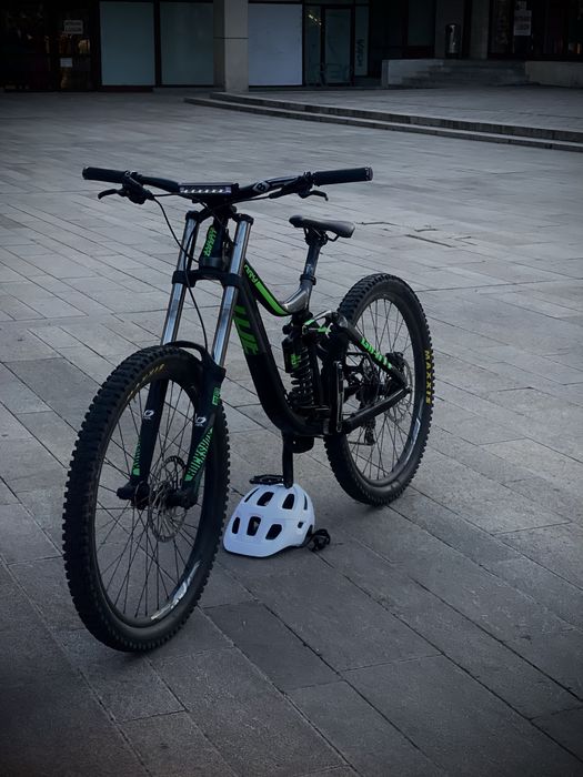 Giant Glory 2020 Downhill