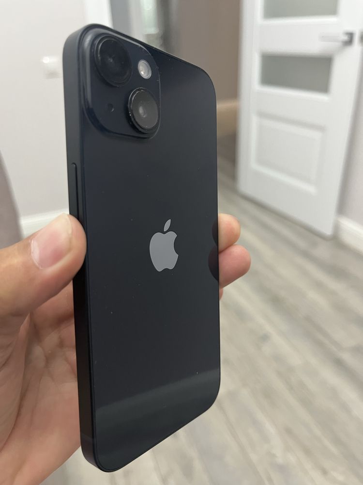 Apple 14 б/у в очень хорошем состоянии