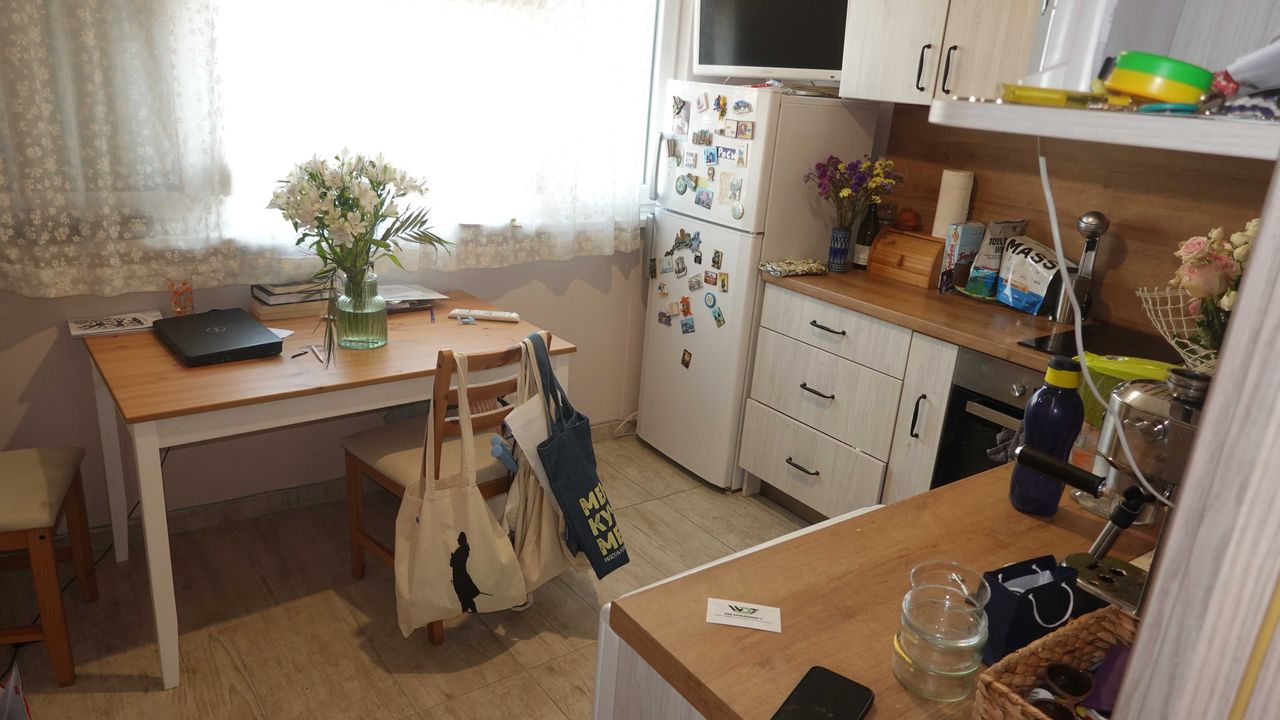 Дава се под наем Двустаен апартамент в Пловдив, Гагарин - 65 кв.м за 357 € - Снимка #13