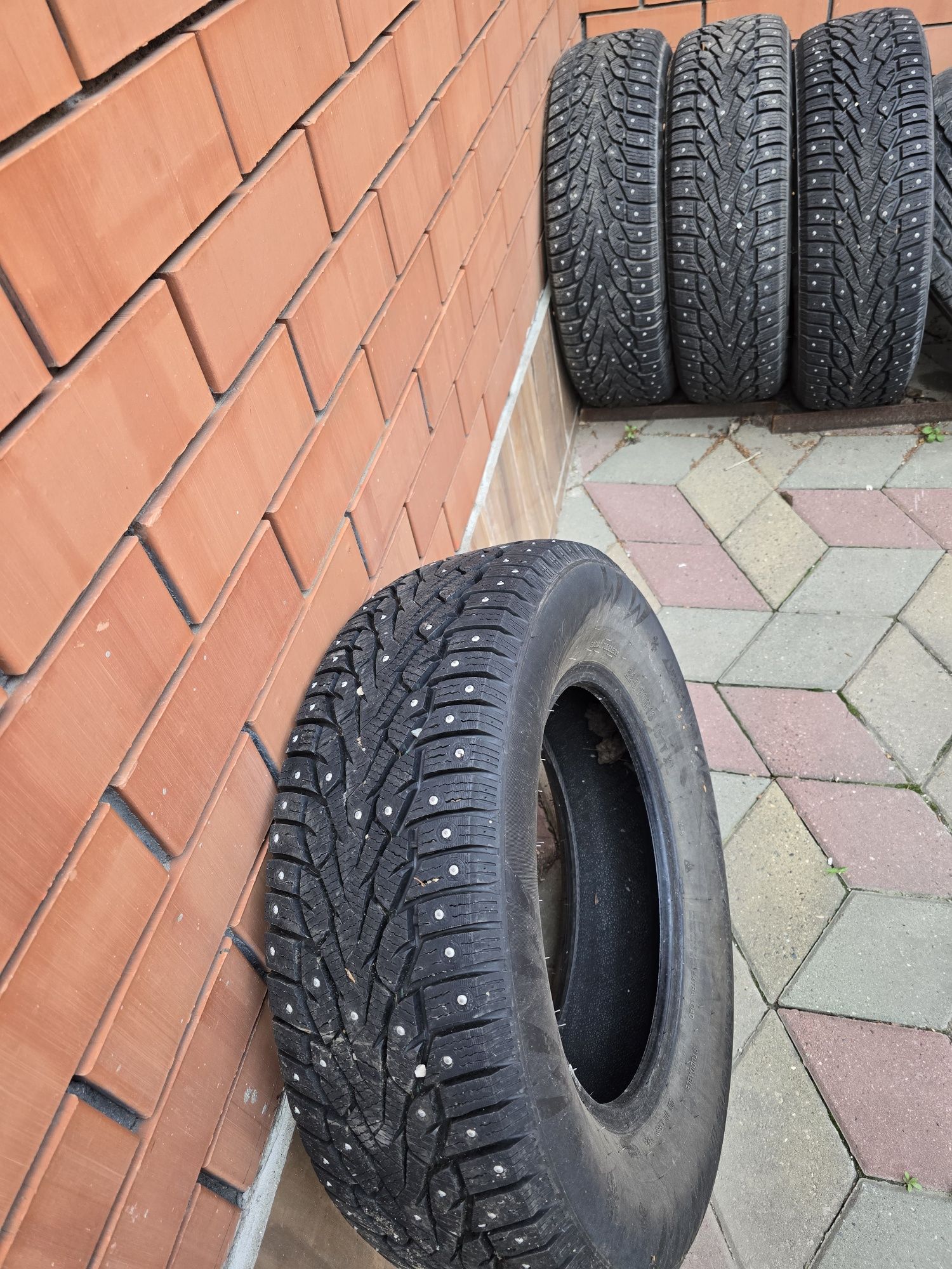 Шипованные автошины