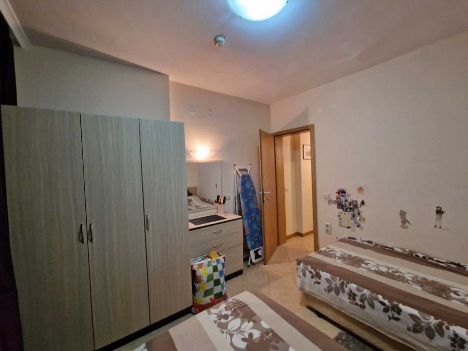 Тристаен апартамент в централната част, к-с „Роял Сън”