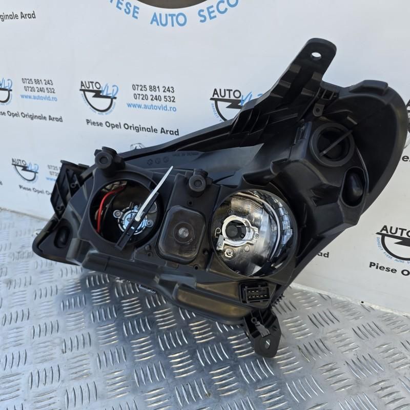 Far dreapta fundal negru halogen Opel Astra H facelift