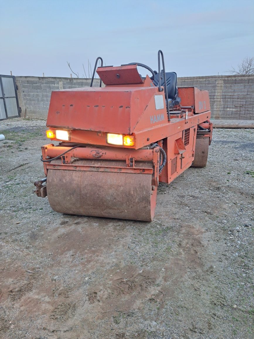 Închiriez cilindru compactor 3 tone