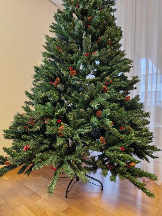 Елха с шишарки и глог 210см