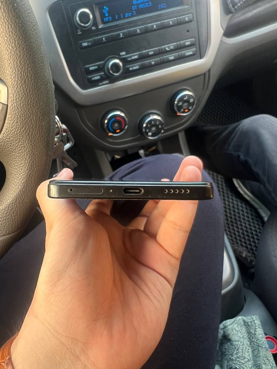 Poco x5 Pro 5G sotiladi