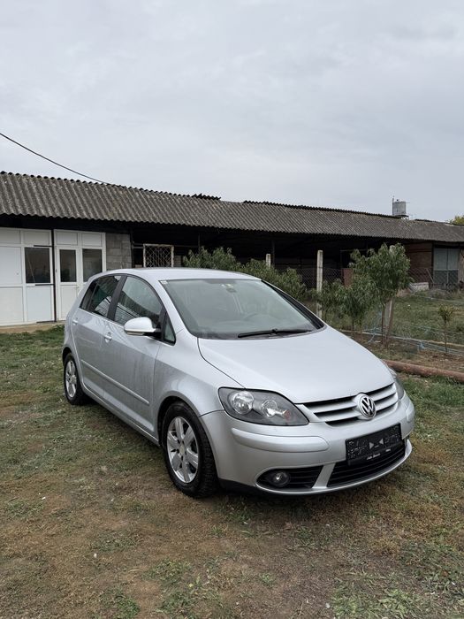 Golf 5 plus.