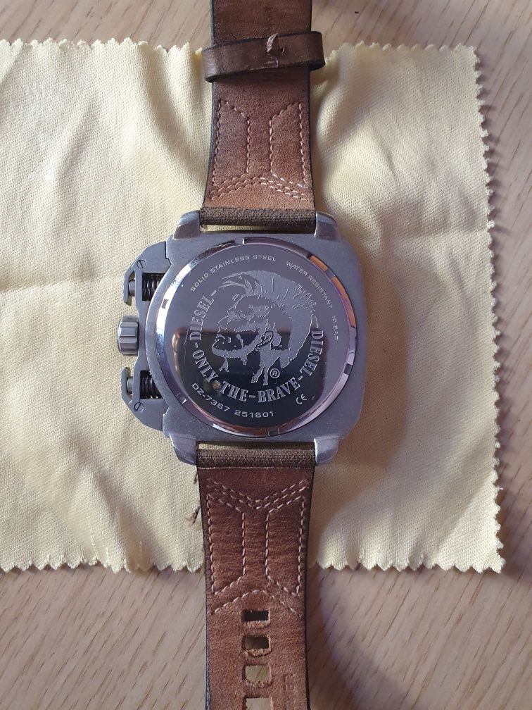 Vând/Schimb(cu smartwatch)ceas de mână cronograf Diesel