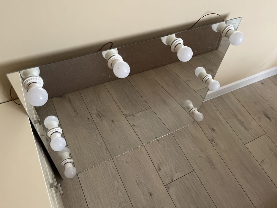 Зеркало с освещением.