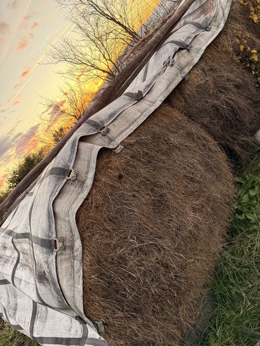 Vând baloți de otava 140/140 si fân 120/120