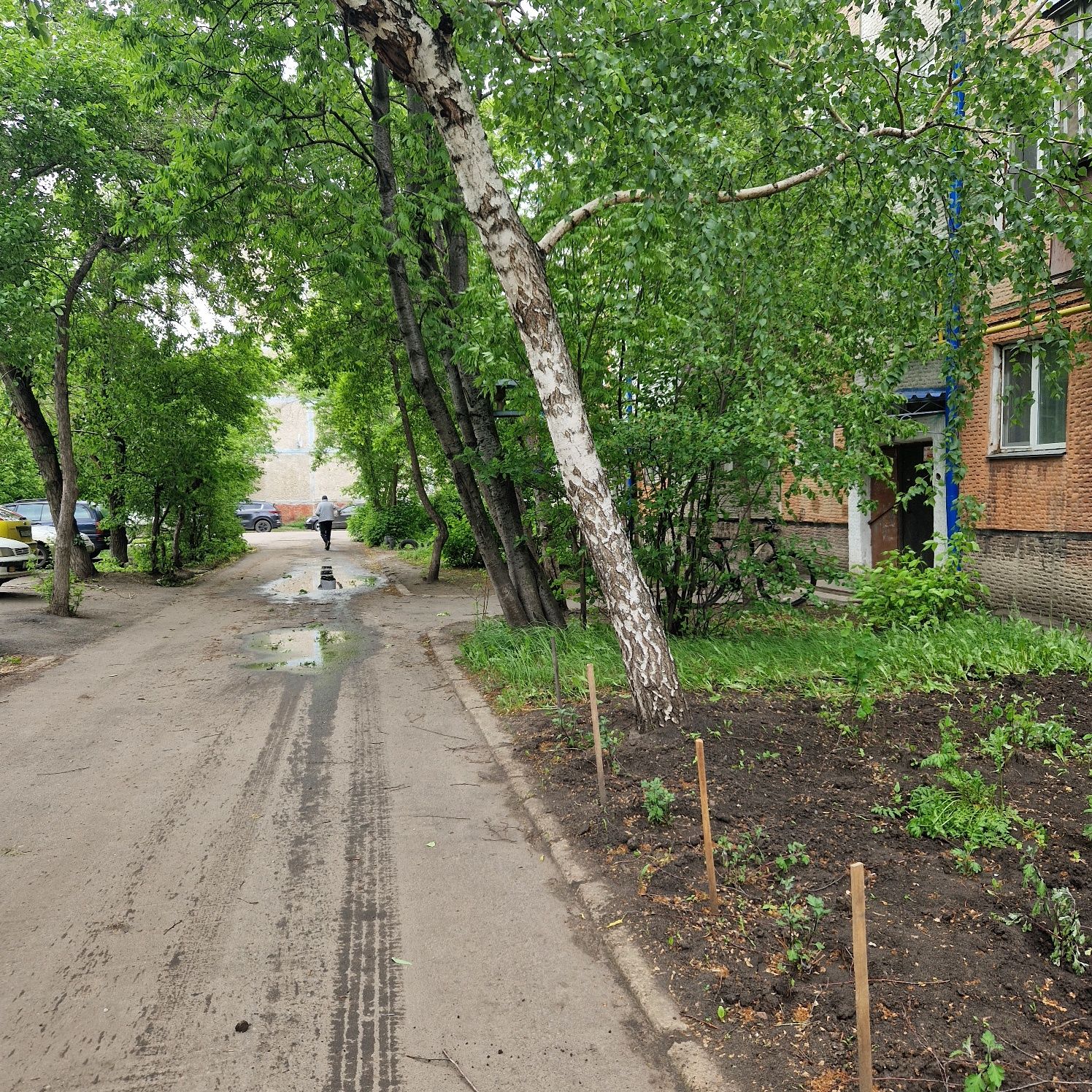 Продам 2 комнатную квартиру район ТД"Уют","Жасмин"1/5,панель,1973г.п