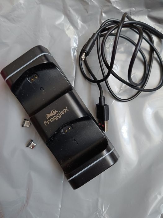 Statie incarcare manete playstation 4