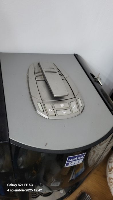 Expresor cu capsule Lavazza