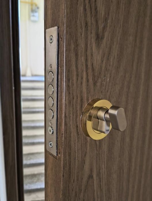 Locksmith 24h/Deblocari USI NONSTOP/Reparații U