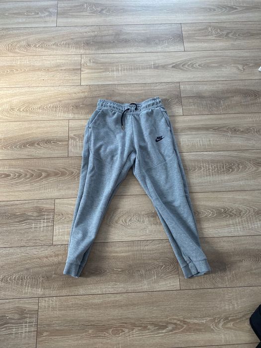 Nike Tech Fleece (Gri, Mărimea XS)