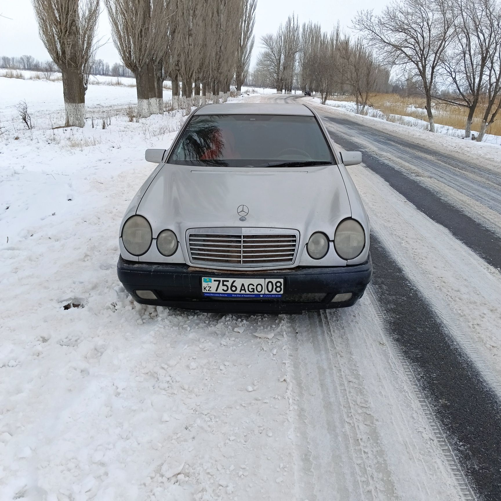 мерседес бенс 210