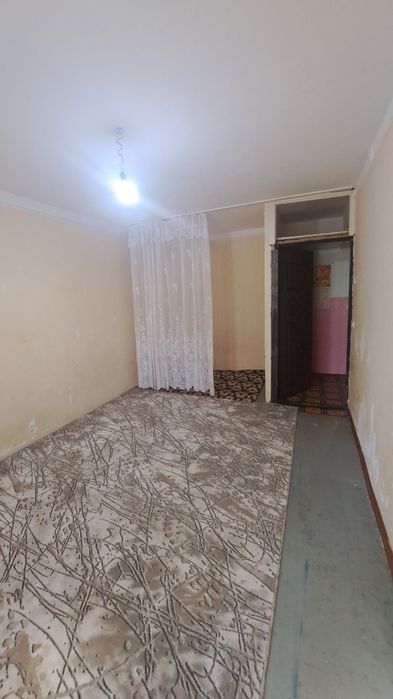 Чирчик шахар 
Троицкий 14-мактаб
#1-хона 3-этаж 
Квартира ижарага б