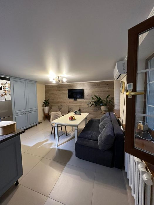 Добротный дом 360кв.м. на 10 сотках. Есть баня, два гаража. Зачаганск