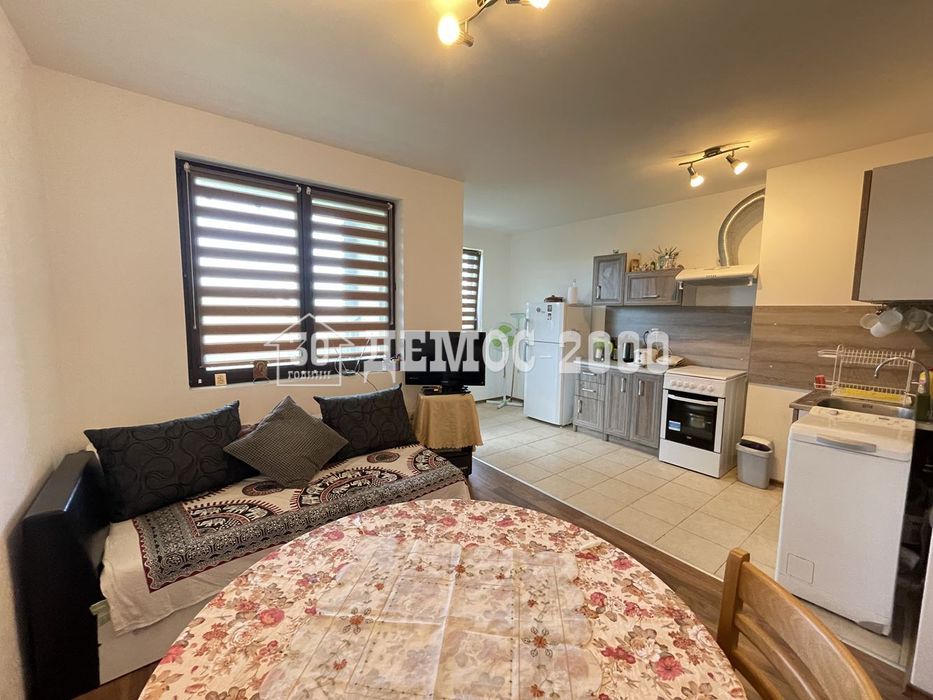 Обзаведен двустаен апартамент с паркомясто в к-с "Приселски манастири"