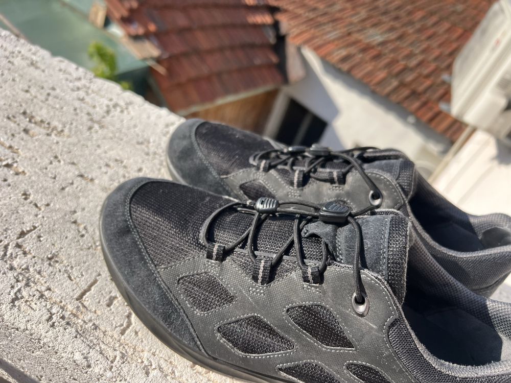 Ecco Gore-Tex 43