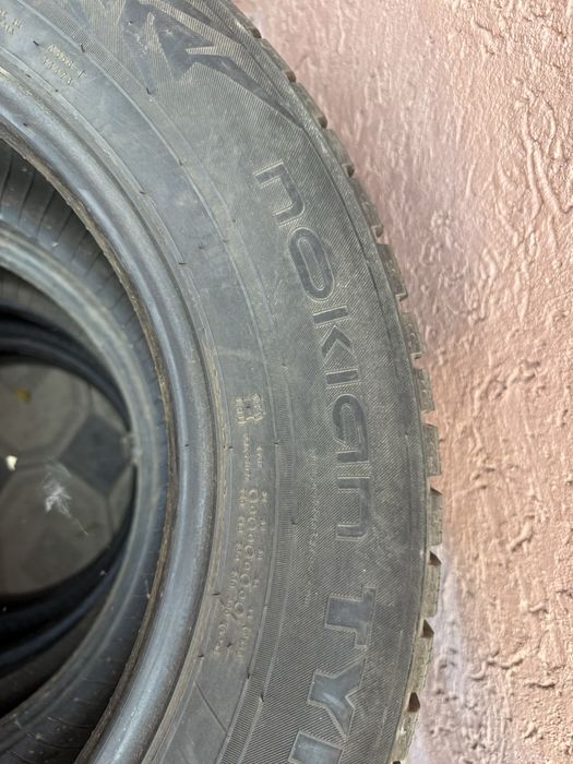 Nokian 215/60r 16