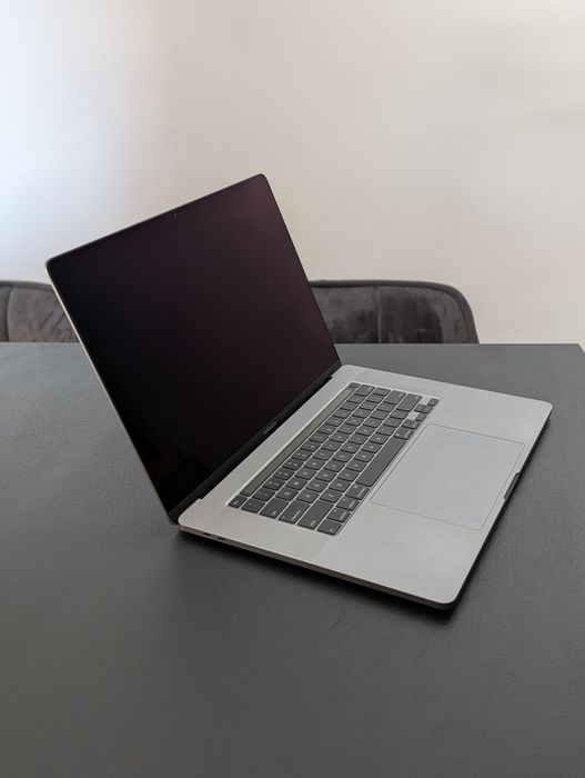 Macbook pro 2021, I9, 32GB RAM, 1TB SSD