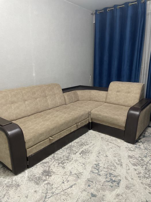 Диван угловой в отличном состоянии